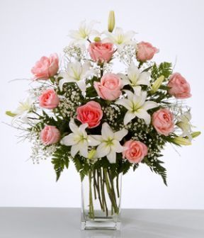 Envio y venta de flores ,rosas, plantas,arreglos florales ,regalos y desayunos a domicilio con delivery gratis en la Ciudad Autonoma de Buenos Aires y con costo de env�o en localidades del Gran Buenos Aires asi como delivery de flores y plantas a trav�s de florerias asociadas en todas las provincias de la Argentina, Buenos Aires, la Pampa, Tucuman, La Rioja, R�o Negro, Entre Rios, Corrientes, Misiones, Neuquen, Chubut, Tierra del Fuego, Santa Cruz, San Luis, Mendoza, Cordoba, Jujuy, Formosa, Santiago del Estero, Salta, Chaco, Catamarca ,San Juan, y ademas realizamos el delivery de flores ,coronas,palmas , plantas y regalos a todas las ciudades de Argentina, Mar del Plata, C�rdoba, Buenos Aires, con cargo en Santa Rosa, La Plata, Bella Vista, Neuquen, Pilar, Paran�, Posadas, Resistencia, Cipolleti y mas de 300 ciudades y localidades en todo el territorio de nuestro pa�s, asi como tambien tenemos la posibilidad de enviar flores a casi todo el mundo en cuestion de horas